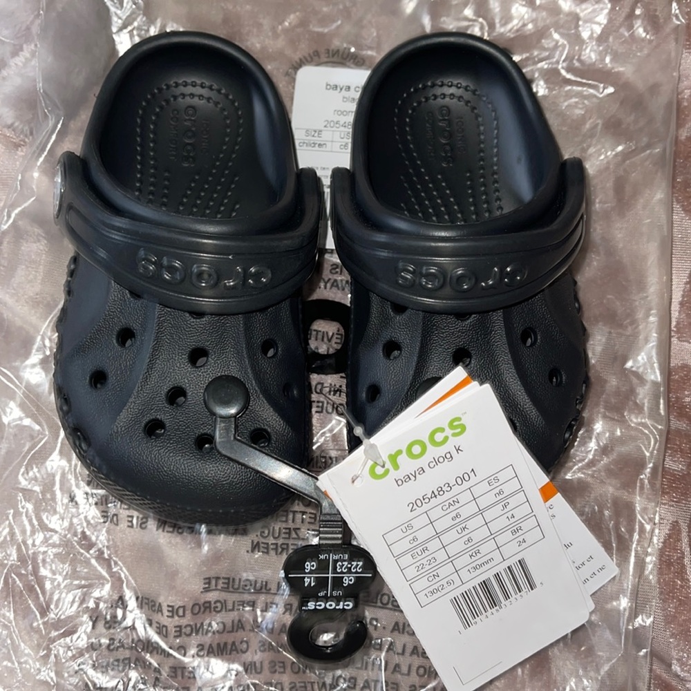 Black crocs